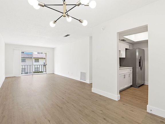 3rd image of 711 E 1st St #16W
