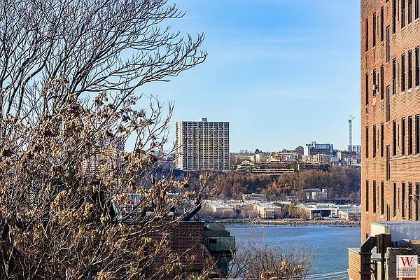 Sold by Wohlfarth & Associates Inc | media 13