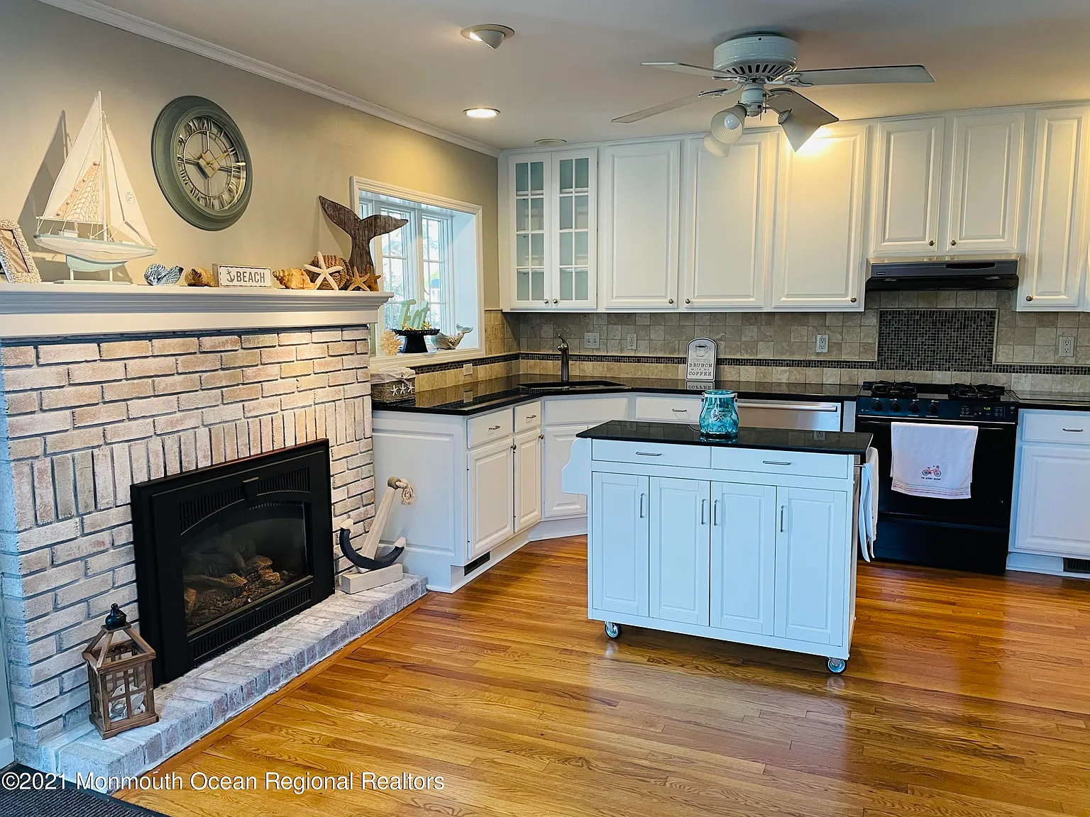 3 bed, 2.5 bath, 1680 sqft, $6,500 — Photo 1