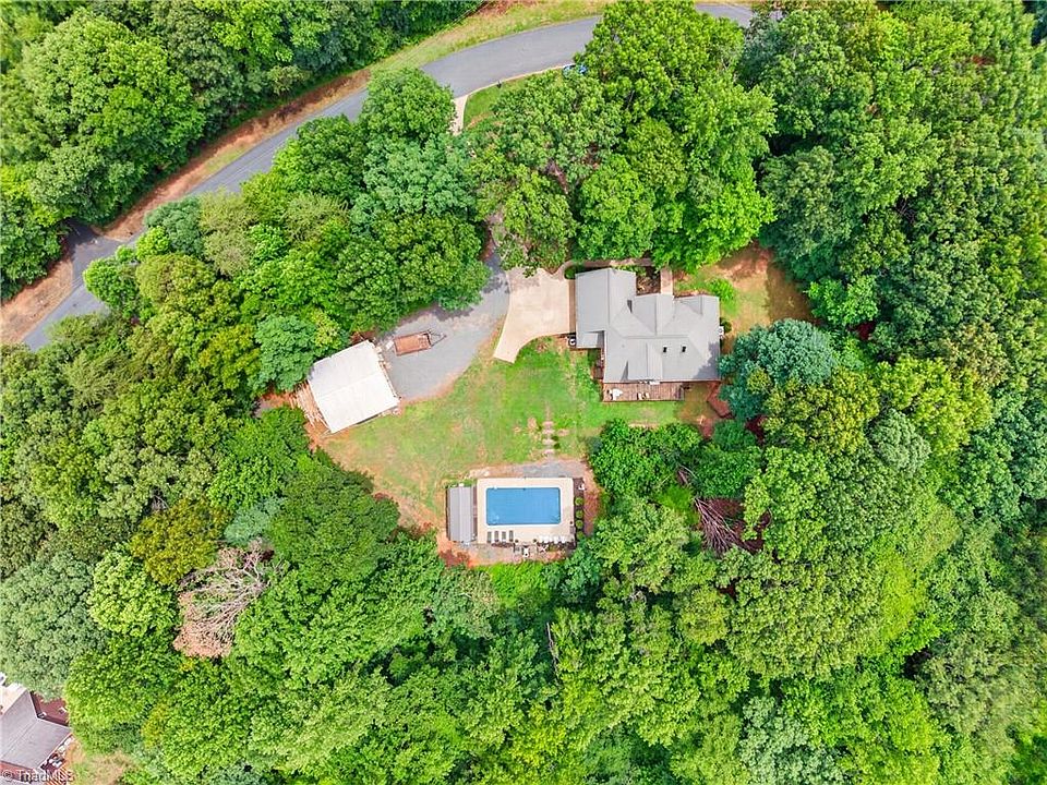 1st image of 350 Lawrence Dr