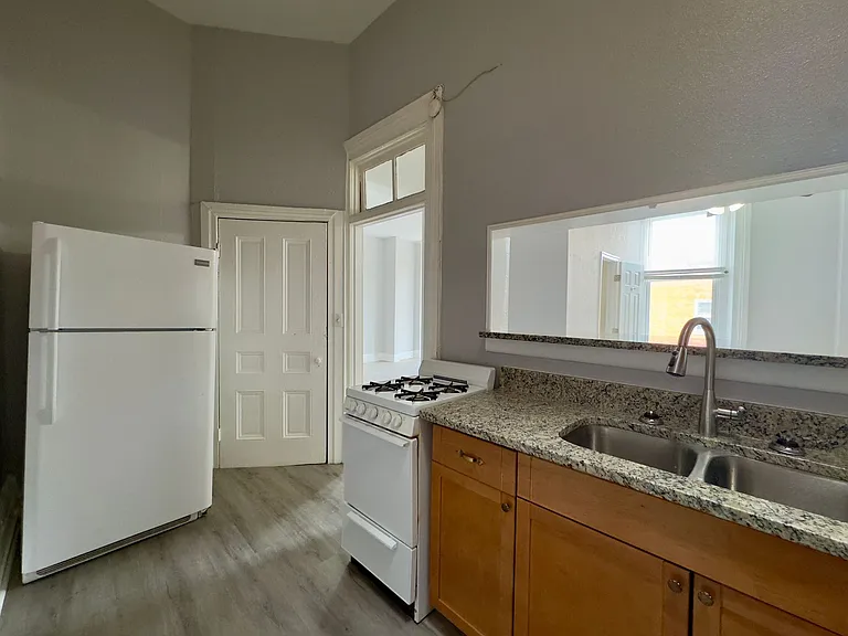 For Rent: Spacious Urban Living at 1322-1324 Eutaw Pl Your Ideal City Dwelling! — Photo 16