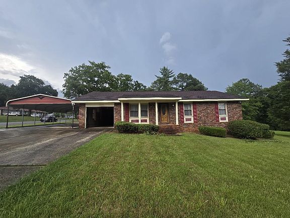 3rd image of 301 Camellia Cir