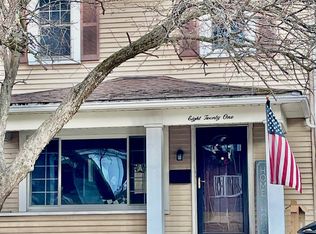 821 7th Ave, Coraopolis, PA 15108