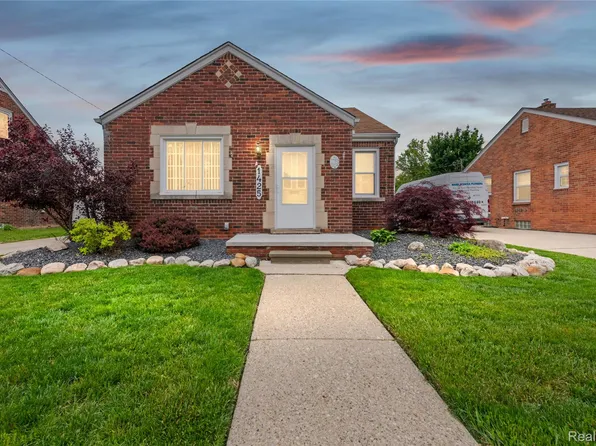 1425 20th St, Wyandotte, MI 48192