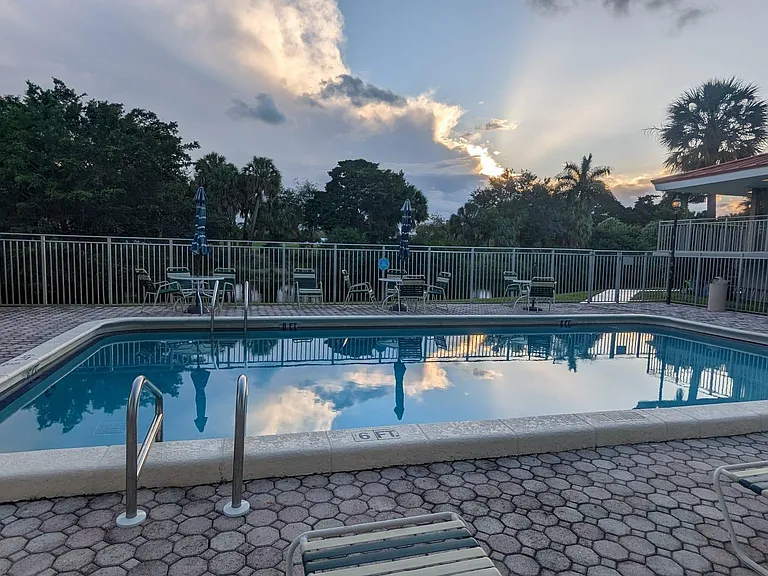 405 S Pine Island Rd #304D — Photo 9