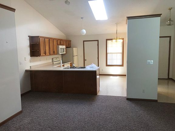 3rd image of 2205 Bridgewater Cir #B