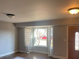 836 Benridge Ct, Mundelein, IL