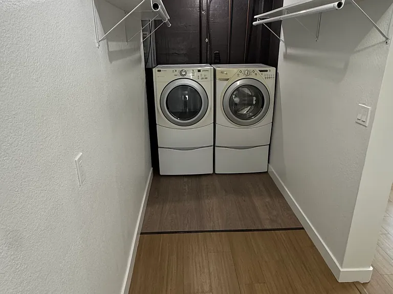 2097 Valley View Blvd #B-1/2 — Photo 19