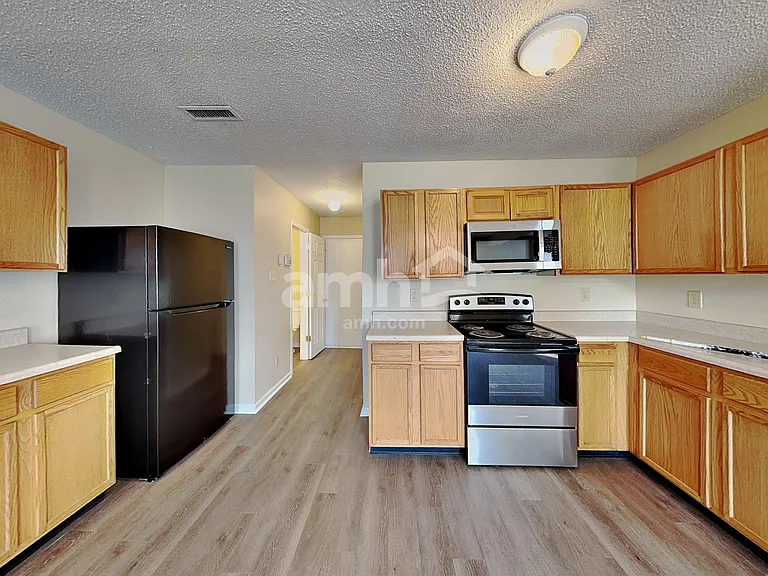 1939 Dutch Elm Dr — Photo 4