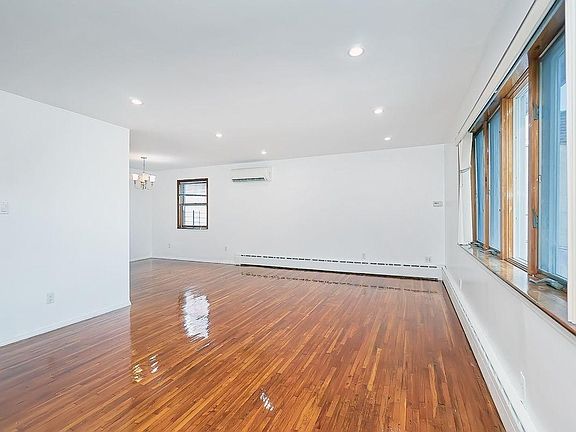 4th image of 193 Bay 41 St #2B
