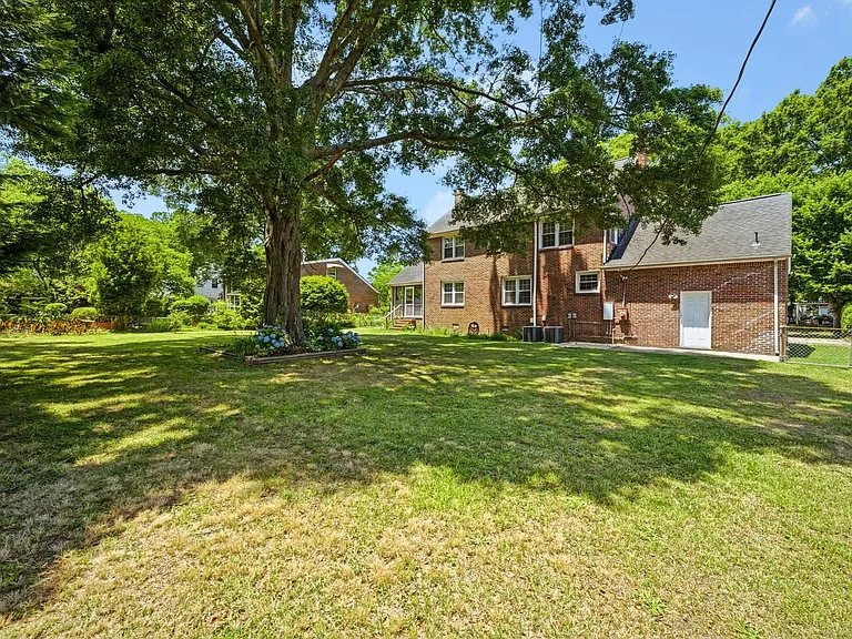 9450 Selby Pl — Photo 34