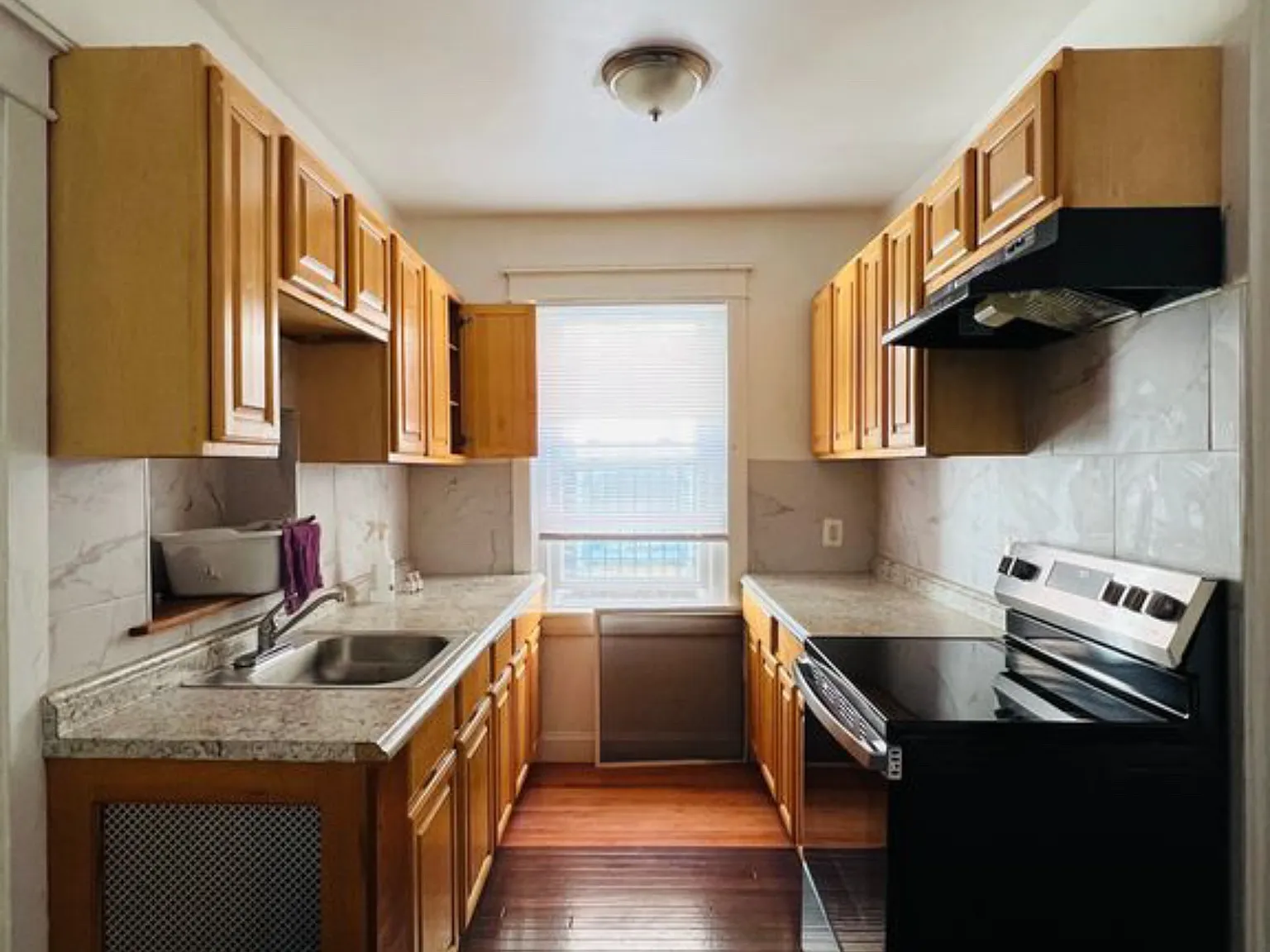 2 bed, 750 sqft, $1,595 — Photo 1
