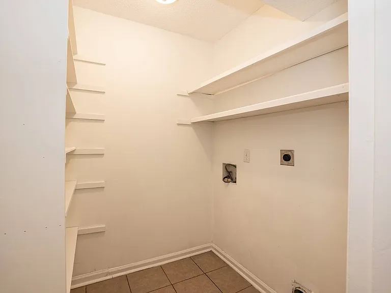 5410 Talserwood Dr — Photo 17
