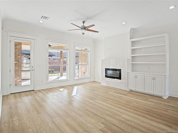 4th image of 5823 Weeping Willow Dr