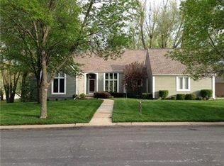 1901 W 124th St, Leawood, KS 66209