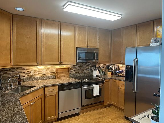 2nd image of 717 S Columbus Blvd Unit 606