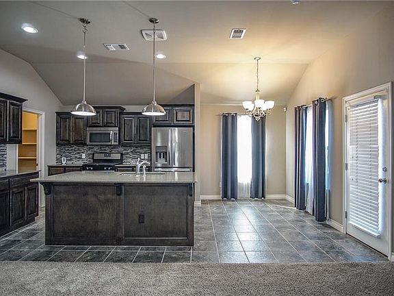 5th image of 2634 Trailwood Dr