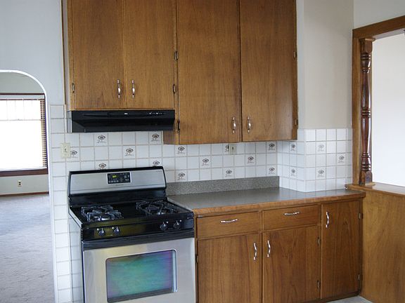 5th image of 710 Bradley St