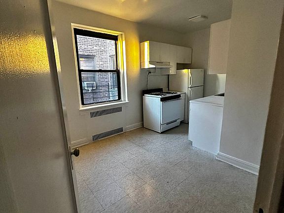 2nd image of 85-11 Elmhurst Ave #6CC