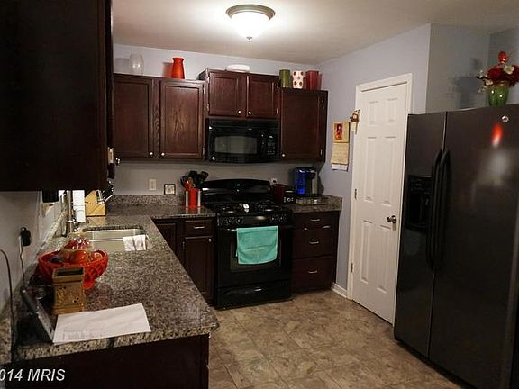 4th image of 14 Donna Dale Dr