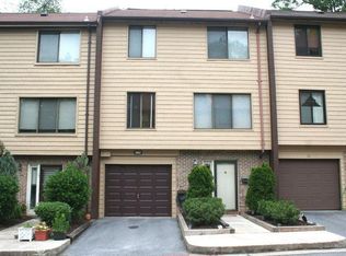 15 Gala Ln, Pikesville, MD 21208