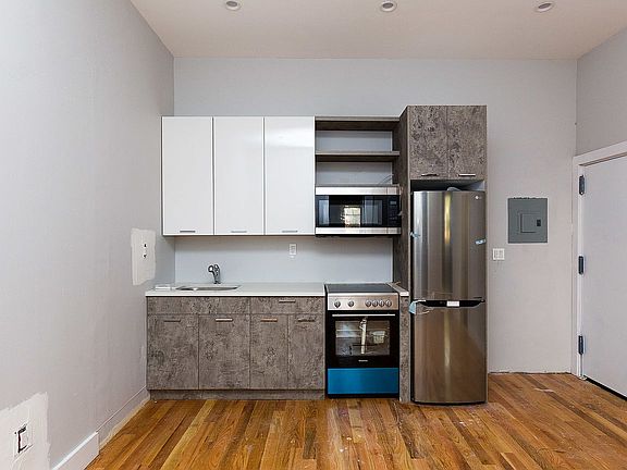 4th image of 1151 Rogers Ave #3