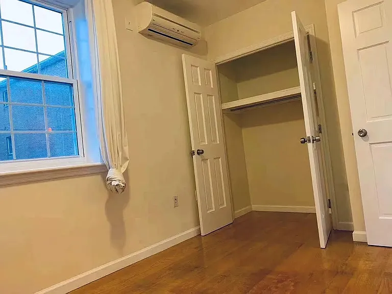 98 Bay 20 St #2 — Photo 10