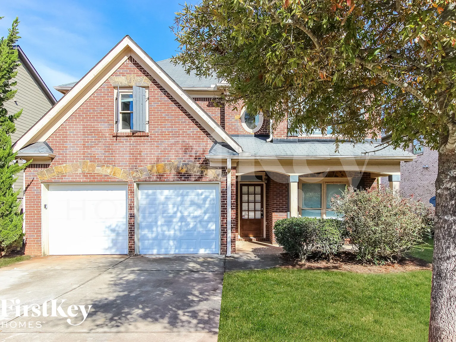 5 bed, 3.5 bath, 2400 sqft, $2,300 — Photo 2