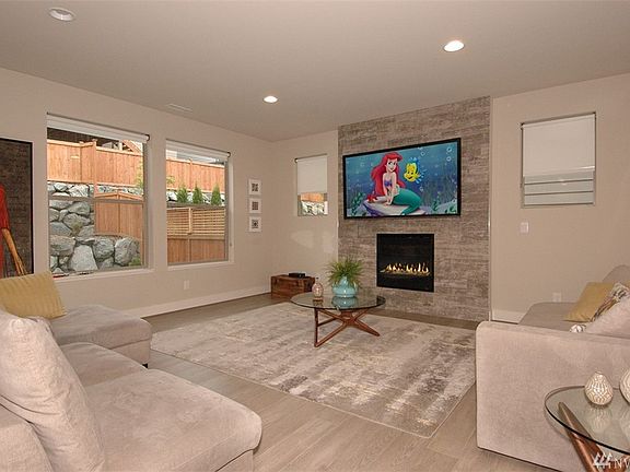 5th image of 4072 235th Pl SE