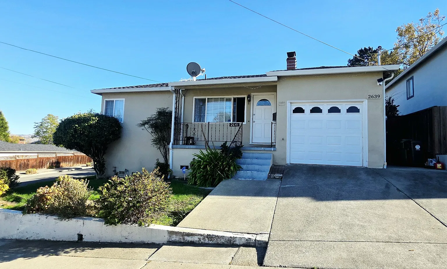 3 bed, 1100 sqft, $1,200 — Photo 1