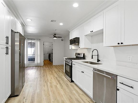 4th image of 8 Carriage Ln