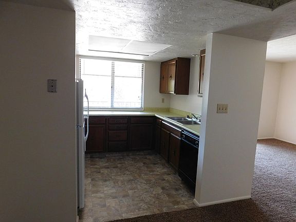 3rd image of 1460 Vega Cir APT 8