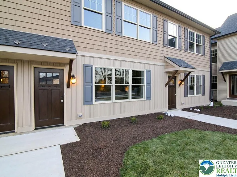 623 Linden St — Photo 1