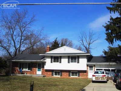 1037 Pinecrest Ln, Grand Blanc, MI, 48439