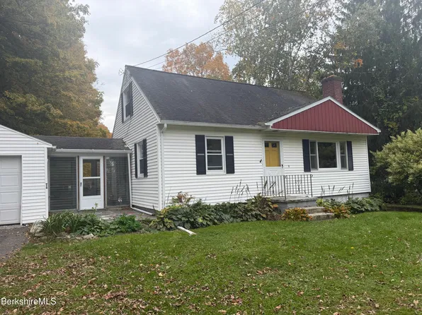 140 Orchard St, Lee, MA 01238