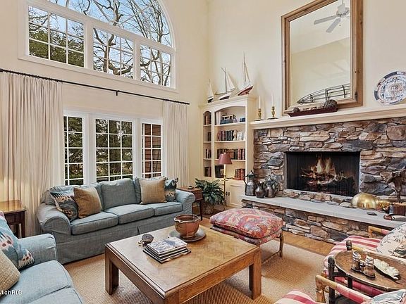 4th image of 16525 Timber Ln