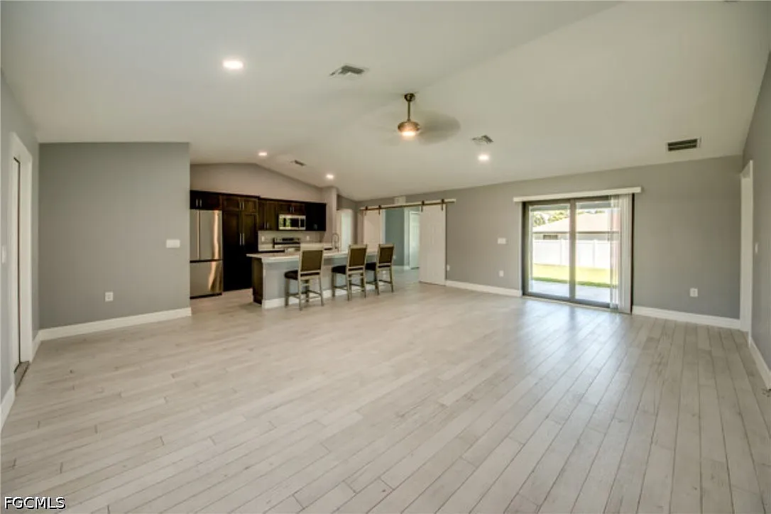 3 bed, 2.0 bath, 1666 sqft, $2,750 — Photo 3