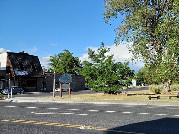 2nd image of 419 Main Ave W