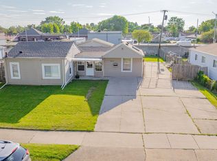 28277 Groveland St, Madison Heights, MI 48071