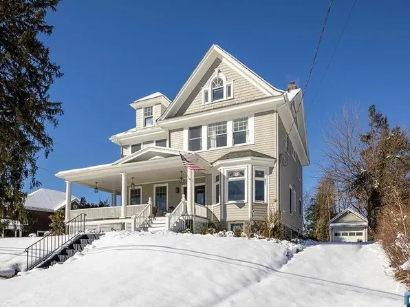 20 Giles Rd, Harrington Park, NJ 07640