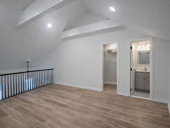3rd image of 800 Bloomfield Ave APT 204