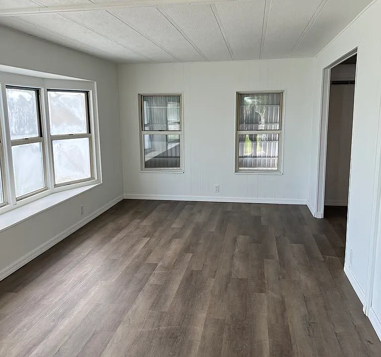 13128 Beacon Ct