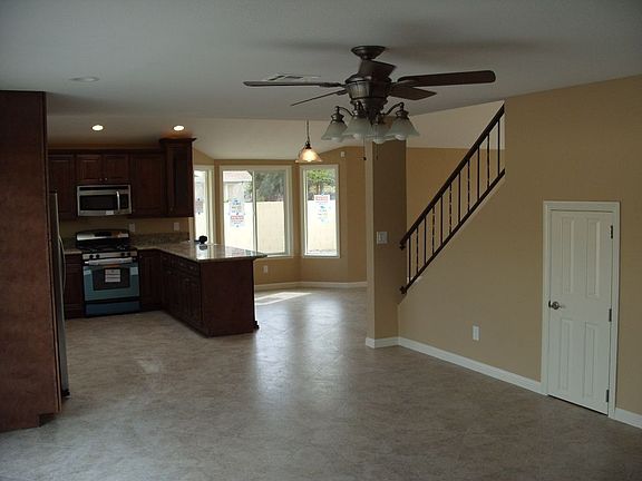 4th image of 908 Linn Ln