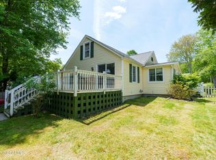 7 Fairfield Rd, Averill Park, NY 12018