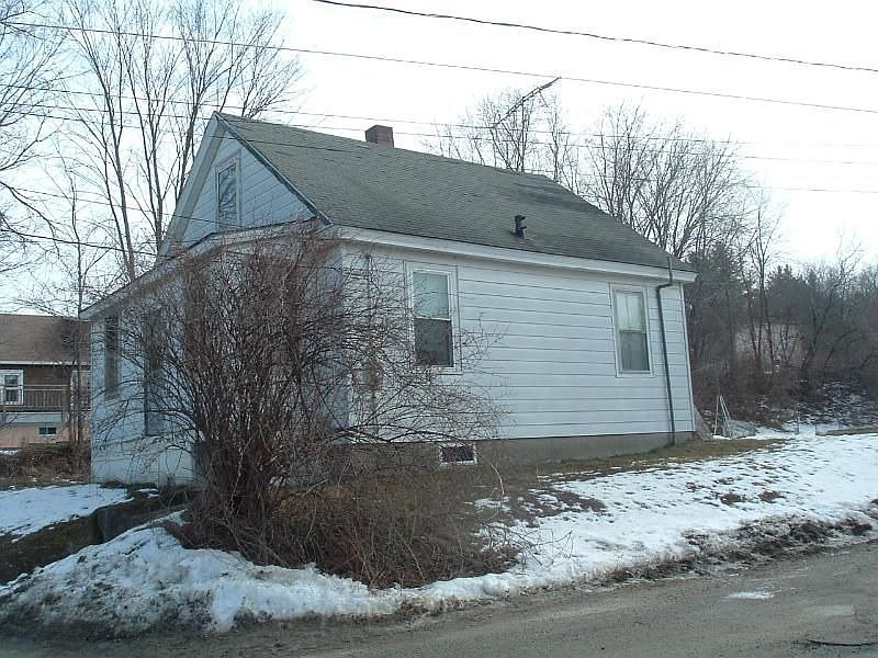 2nd image of 3 Craigie Ave