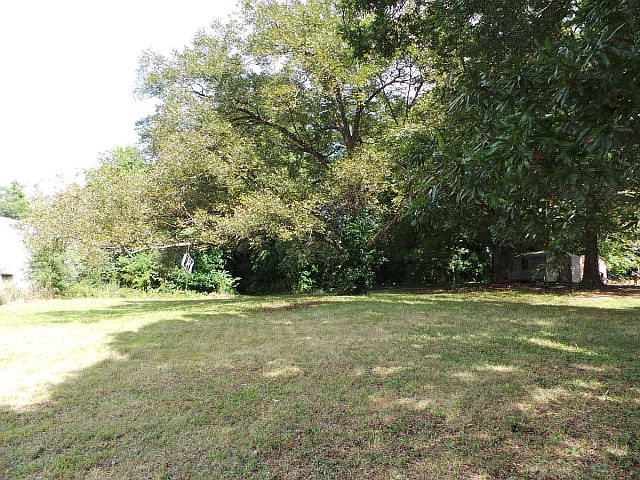 2nd image of 349 E Floyd Baker Blvd