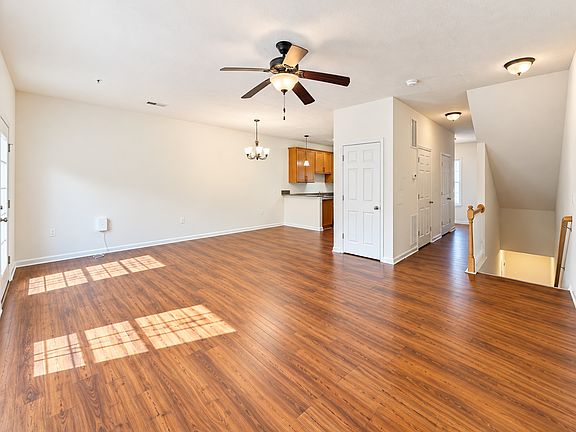 3rd image of 1427 Taylor Grove Ln #2