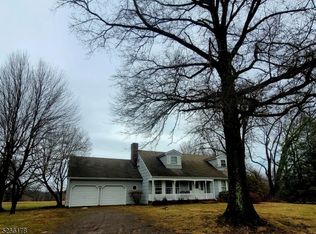 76 Sutton Rd, Lebanon, NJ 08833