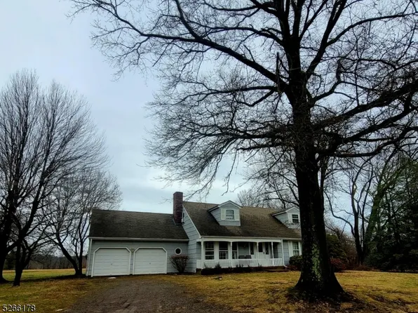 76 Sutton Rd, Tewksbury Twp., NJ 08833