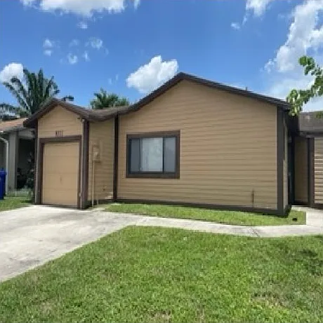 3 bed, 2.0 bath, 1350 sqft, $2,950 — Photo 2
